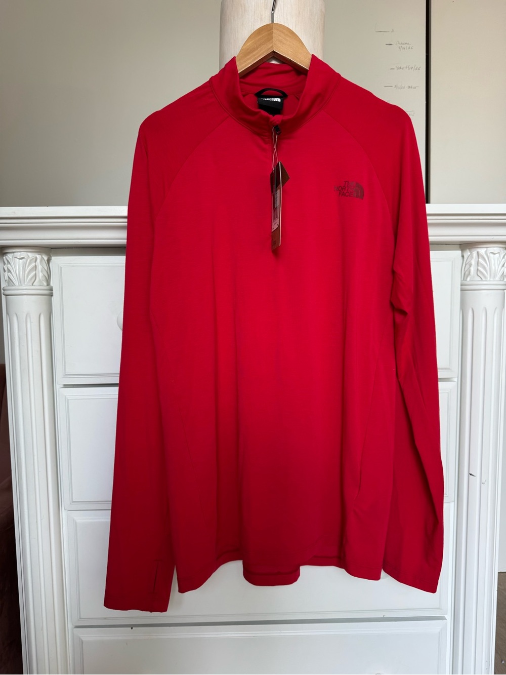 The North Face Men’s Quarter-Zip Pullover Red NWT